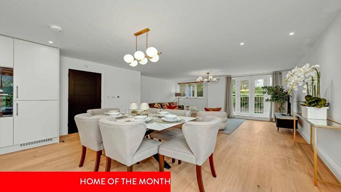 2 Bedroom Apartment For Sale In The Residence, Brooklands Road, Weybridge, KT13