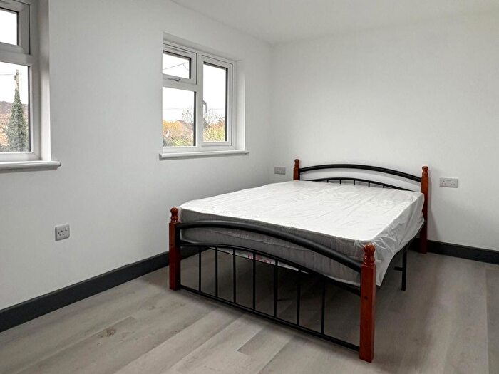 1 Bedroom Studio To Rent In Conway Road, Hounslow, TW4
