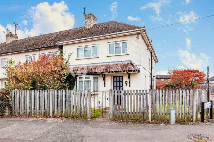 5 Bedroom Semi-Detached House To Rent In Larchwood Drive, Englefield Green, Egham, Surrey, TW20