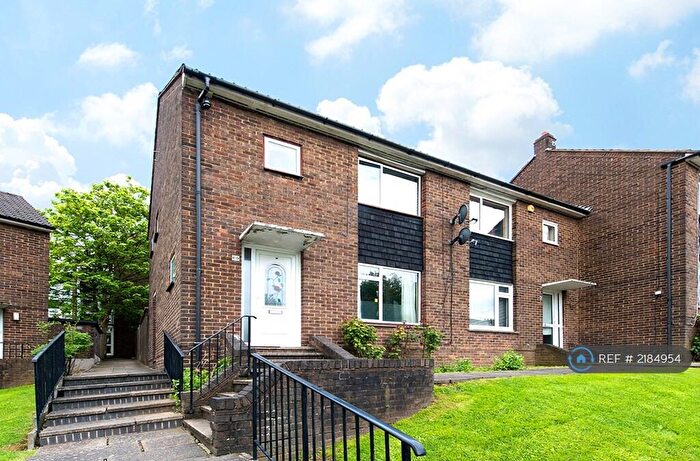 2 Bedroom Maisonette To Rent In Aylmer Road, London, N2