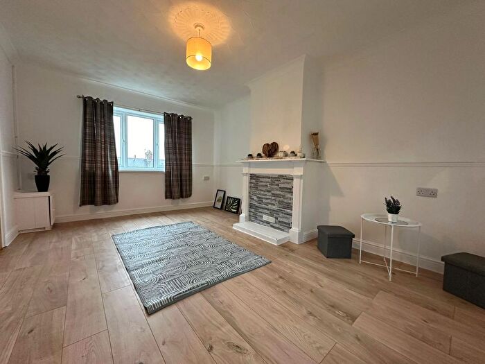 3 Bedroom Semi-Detached House To Rent In Wallace Road, St. Thomas, Swansea, SA1