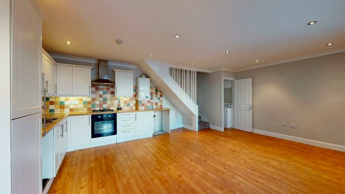 3 Bedroom Detached House To Rent In Alexandra Road, Broadstairs, CT10