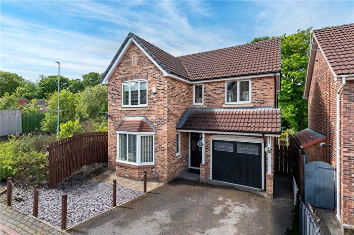 4 Bedroom Detached House For Sale In Clark Spring Rise, Morley, Leeds, LS27