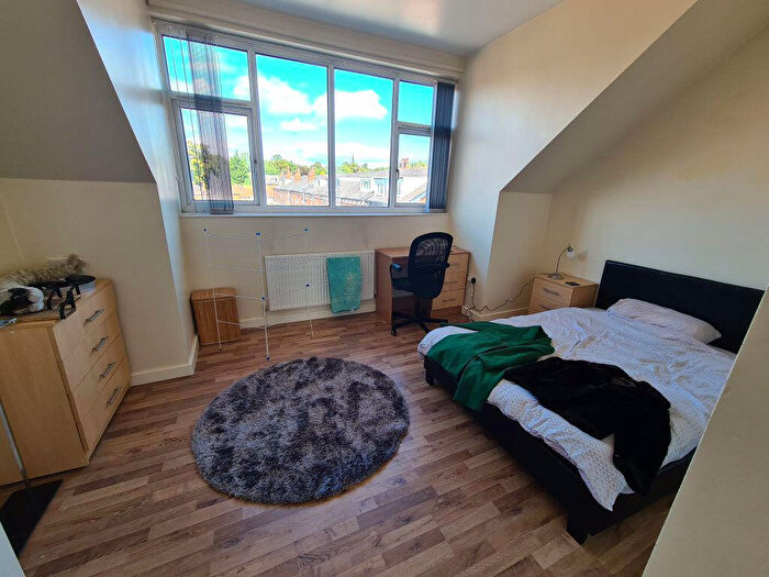 5 Bedroom House To Rent In Mayville Terrace, Leeds, LS6