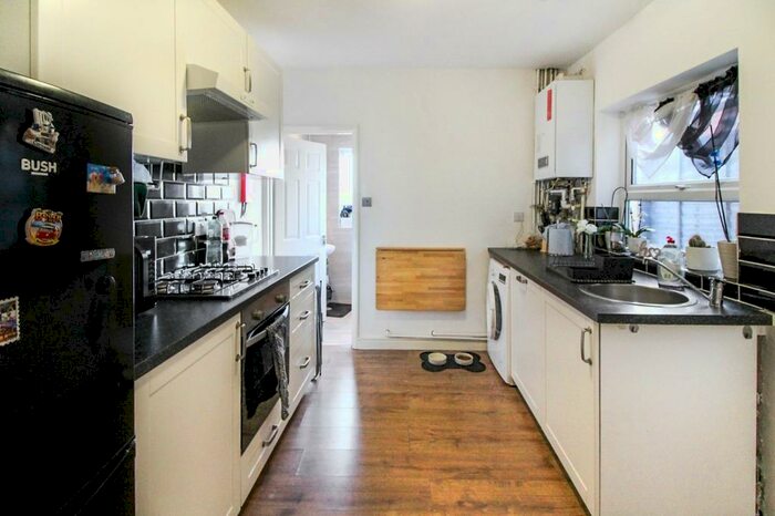 3 Bedroom Terraced House For Sale In Waverley Road, Reading, RG30