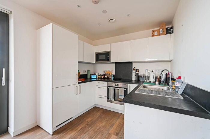 1 Bedroom Flat For Sale In Kingfisher Heights, Royal Docks, London, E16