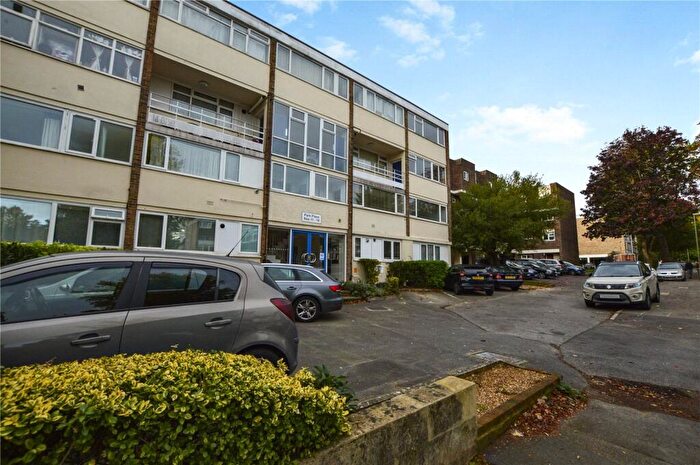 2 Bedroom Apartment To Rent In Park Place, Hillview Road, Woking, Surrey, GU22