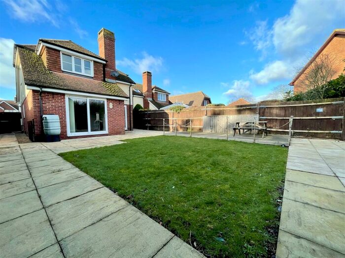 3 Bedroom Detached House To Rent In Mcgovern Mews, Warsash, Southampton, SO31