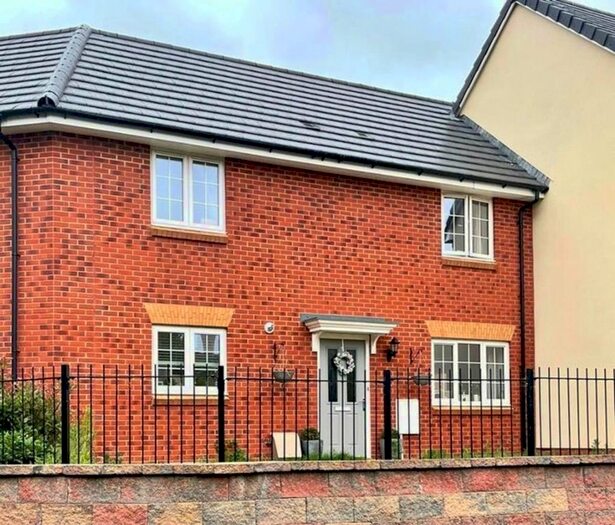 3 Bedroom Terraced House For Sale In Mill Path, Tonedale, Wellington, TA21