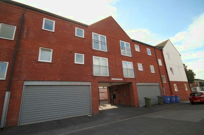 1 Bedroom Apartment To Rent In Ayscough Street, Grimsby, DN31