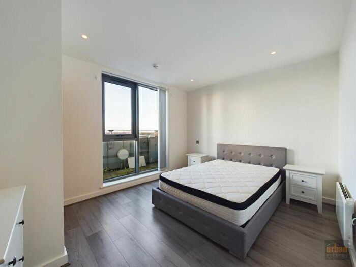 1 Bedroom Apartment To Rent In Waterside, City Centre, L3