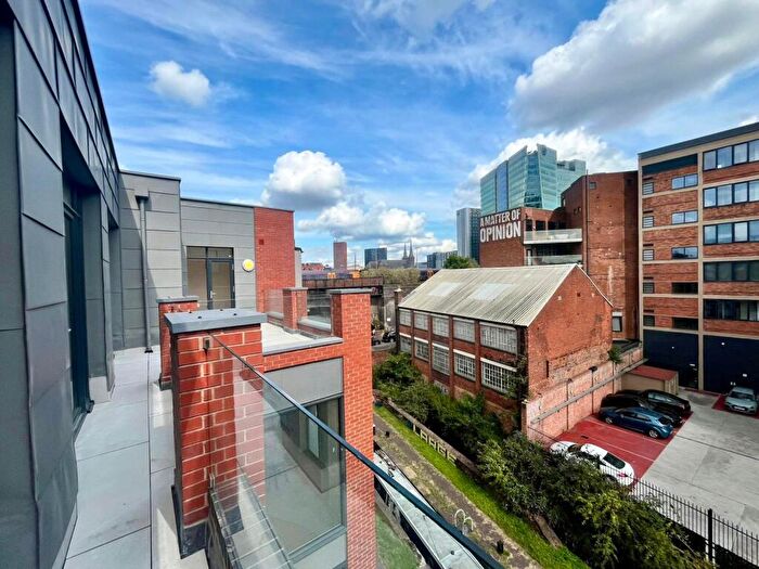 3 Bedroom Penthouse For Sale In Water Street, Birmingham, B3