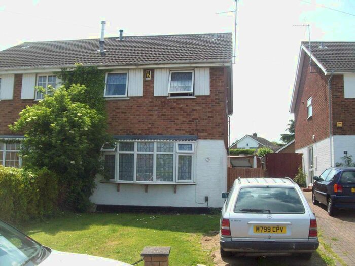3 Bedroom Semi-Detached House To Rent In Foxwood Close, Rushden NN10
