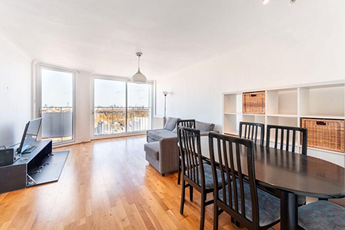 2 Bedroom Flat To Rent In Notting Hill Gate, London, W11