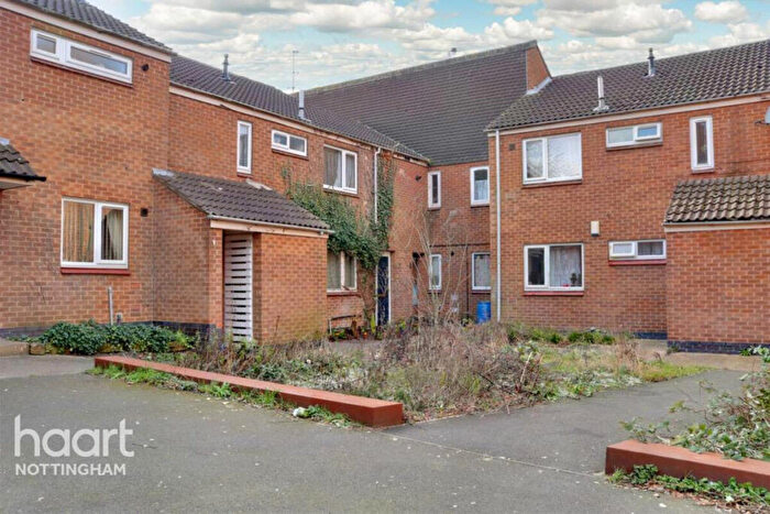 1 Bedroom Flat To Rent In Vincent Gardens, Nottingham, NG7