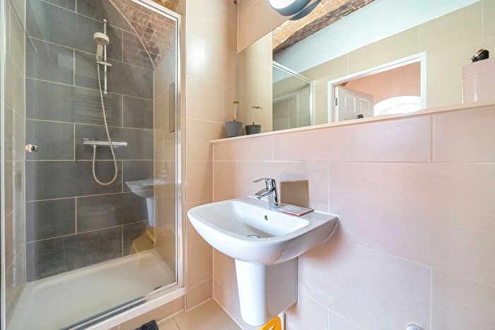 2 Bedroom Flat For Sale In Clerkenwell House, Hilda Road, Southall, UB2
