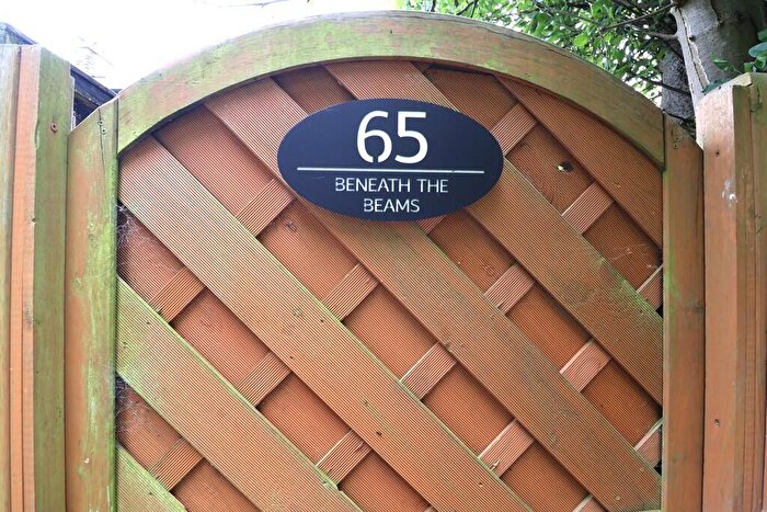 1 Bedroom Flat To Rent In Norfolk Street, Glossop, SK13