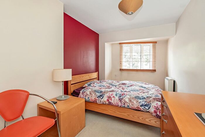 2 Bedroom Flat For Sale In Empire Court, Grange Road, London, SE19