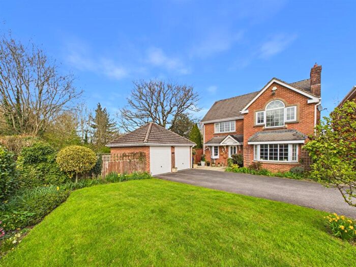 4 Bedroom Detached House For Sale In Argyle Drive, Chippenham, SN14