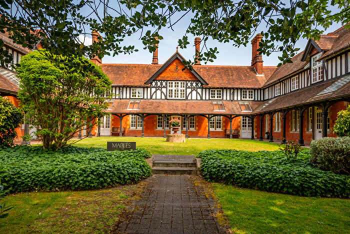 3 Bedroom Terraced House For Sale In Clarence Road, Harpenden, Hertfordshire, AL5