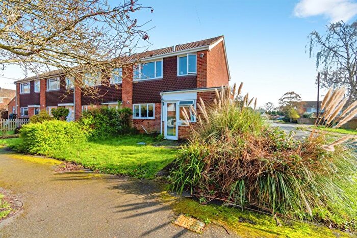 3 Bedroom End Of Terrace House For Sale In Abbotswood Close, Romsey, SO51