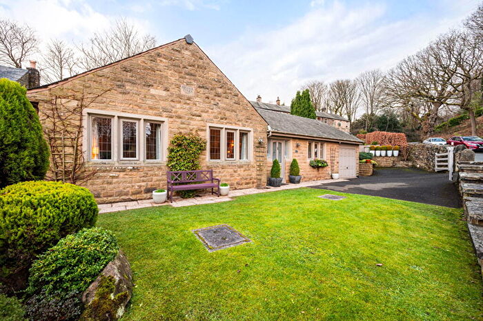 4 Bedroom Detached House For Sale In High Grove Road, Grasscroft, Saddleworth, OL4