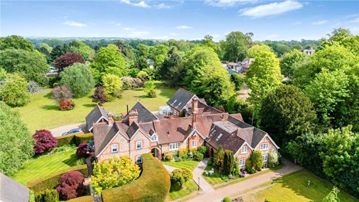 3 Bedroom End Of Terrace House For Sale In High Road, Chipstead, Coulsdon, Surrey, CR5