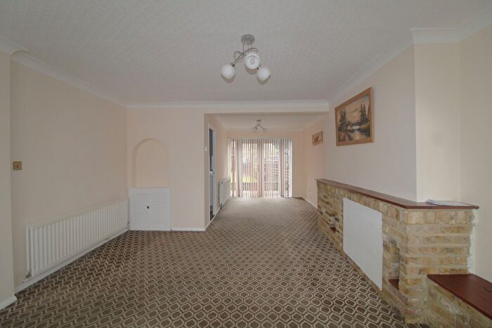 3 Bedroom Terraced House To Rent In Bury Avenue, Hayes, UB4