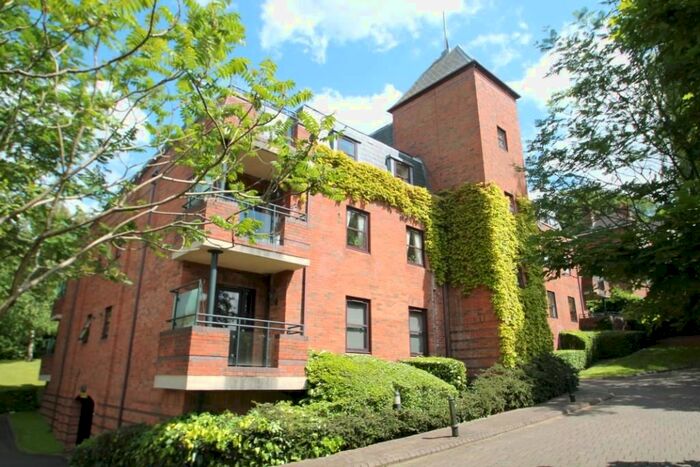 2 Bedroom Flat To Rent In Lychgate Manor, Roxborough Park, Harrow On The Hill, HA1
