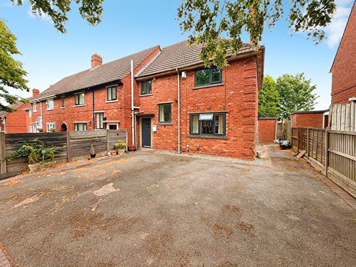 3 Bedroom End Of Terrace House For Sale In Childs Avenue, Woodcross, Bilston, WV14