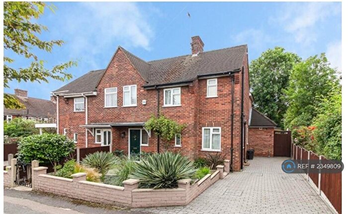 4 Bedroom Semi-Detached House To Rent In Rayleigh Road, Woodford Green, IG8