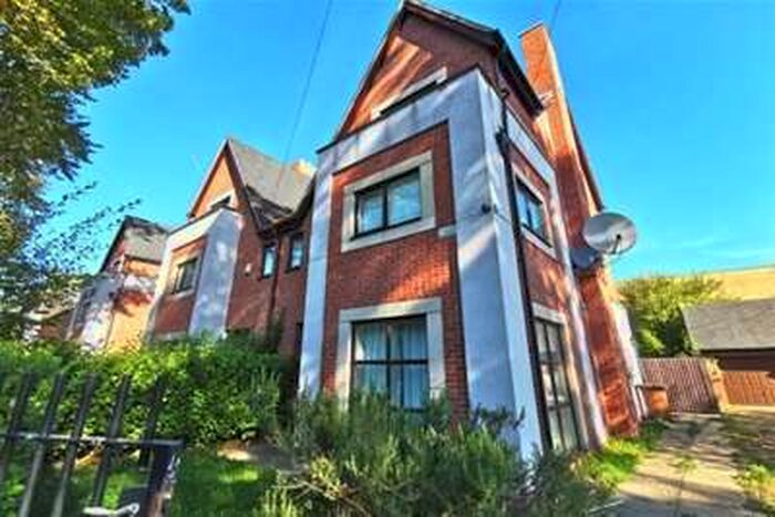 4 Bedroom House To Rent In Darley Avenue, Chorlton, M21