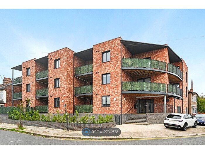 1 Bedroom Flat To Rent In Rosslyn Crescent, Harrow, HA1