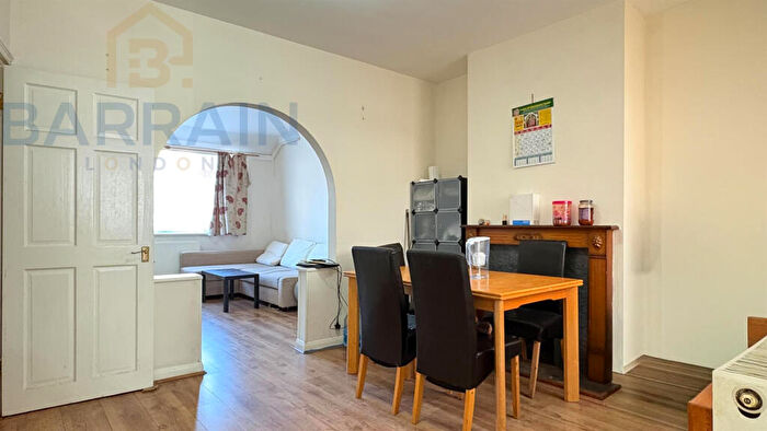3 Bedroom House To Rent In Market Street, Eastham, London, E6