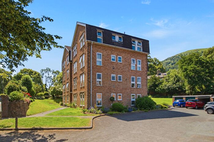 2 Bedroom Flat For Sale In Beacon House, Worcester Road, WR14