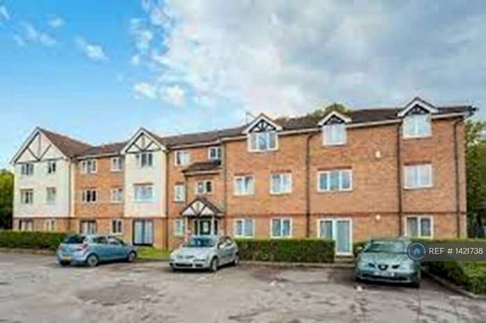 2 Bedroom Flat To Rent In Goosander Court, Colindale, NW9