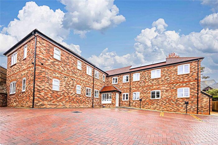 2 Bedroom Apartment To Rent In Bury Road, Hemel Hempstead, Hertfordshire, HP1
