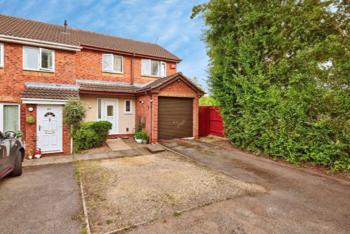 3 Bedroom End Of Terrace House For Sale In Nightingale Court, Peterborough, PE4