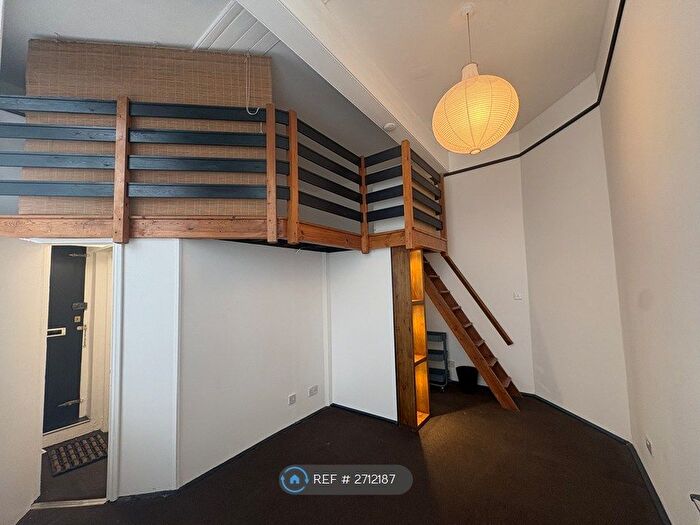 Studio To Rent In Willesden Lane, London, NW6