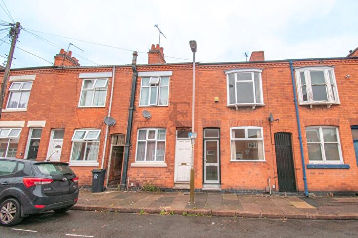2 Bedroom Terraced House For Sale In Walton Street, Leicester, LE3