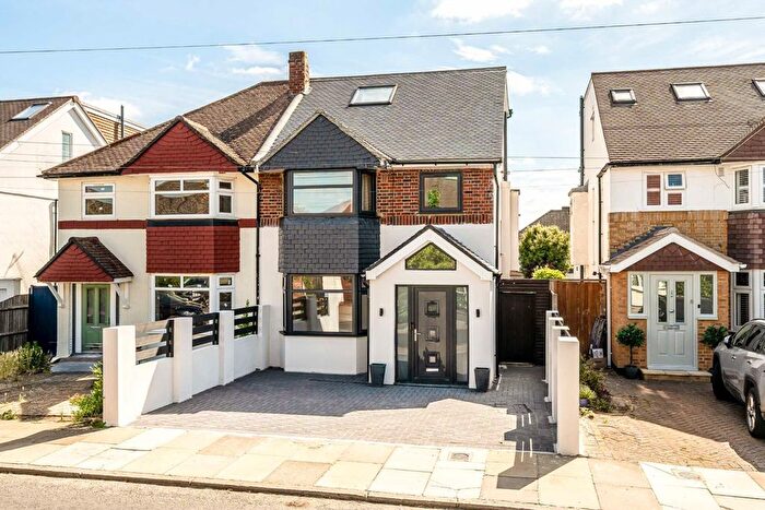 4 Bedroom Property For Sale In Cranbrook Drive, Twickenham, TW2