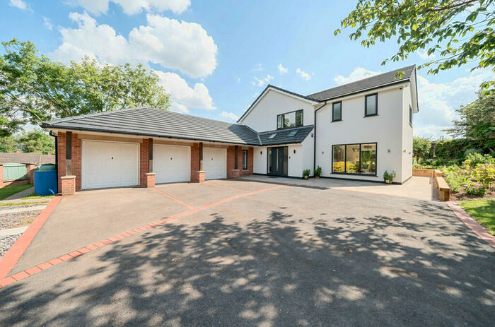 5 Bedroom Detached House For Sale In The Avenue, Mansfield, Nottinghamshire, NG18
