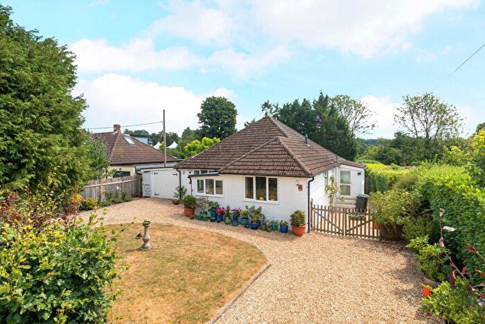 3 Bedroom Bungalow For Sale In Paice Lane, Medstead, Alton, GU34