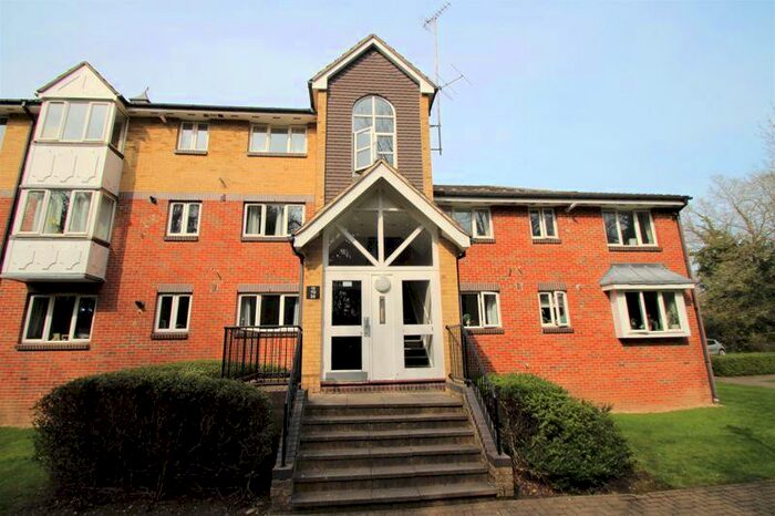 2 Bedroom Flat To Rent In Uxbridge Road, Pinner, HA5