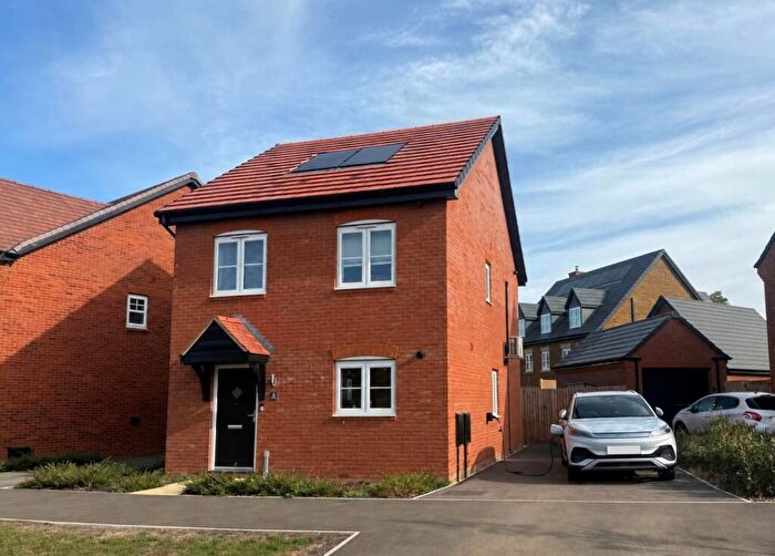 3 Bedroom Detached House For Sale In Ebenezer Avenue, Collingtree Park, Northampton, NN4