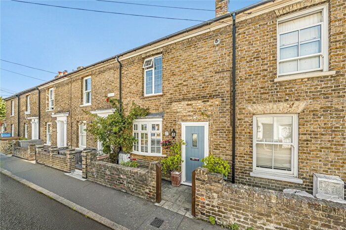 3 Bedroom Detached House For Sale In Tudor Road, Hampton, TW12