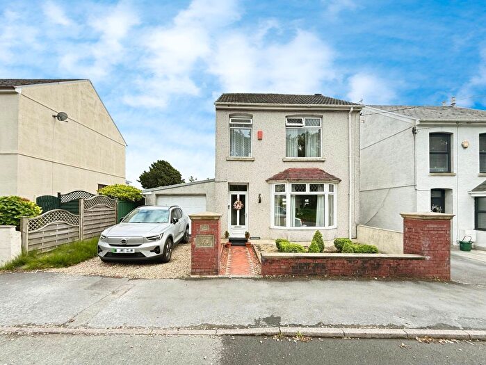 4 Bedroom Detached House For Sale In Pontardulais Road, Llangennech, Llanelli, Carmarthenshire, SA14