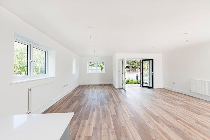 2 Bedroom Flat To Rent In Arnolds Way, Oxford, OX2