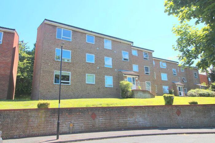 2 Bedroom Flat To Rent In Montana Close, Sanderstead / South Croydon, CR2