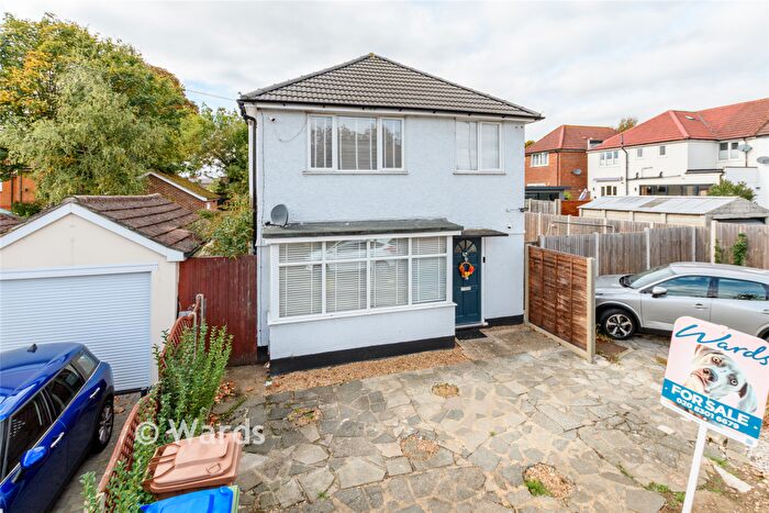3 Bedroom Detached House For Sale In Raeburn Road, Sidcup, Kent, DA15